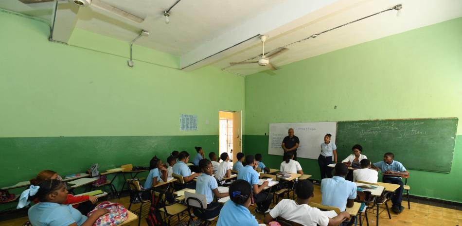 Maestros y sector educativo responden al Minerd y cuestionan politización de la gestión