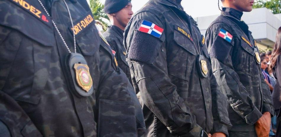 Abinader asciende a 634 agentes de la DNCD y vuelve a centrar el mensaje oficial en reconocimientos institucionales