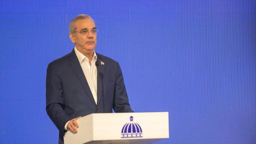 Abinader presenta permiso digital para menores y pone bajo la lupa la modernización del Estado