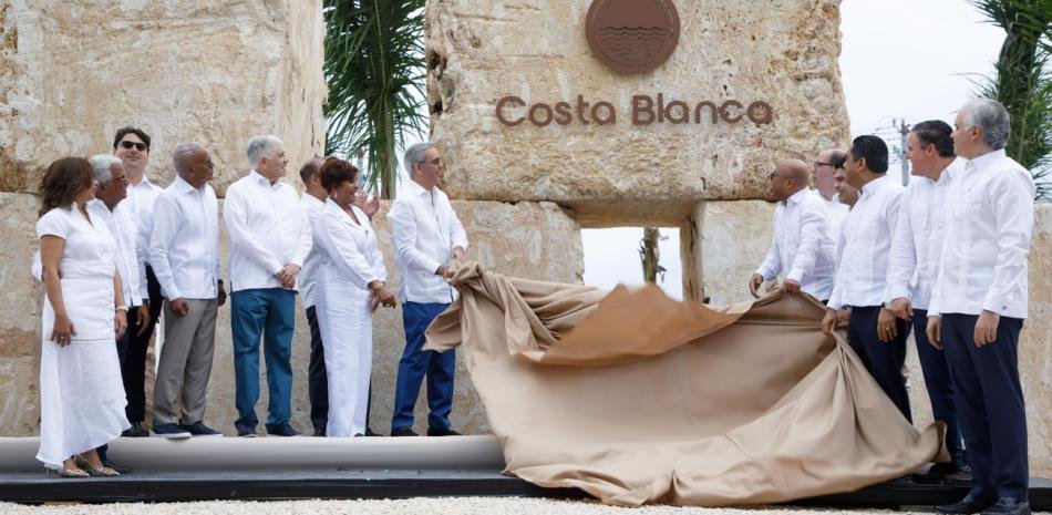 Abinader presenta en Boca Chica un plan de más de RD$20,000 millones para obras de saneamiento e infraestructura