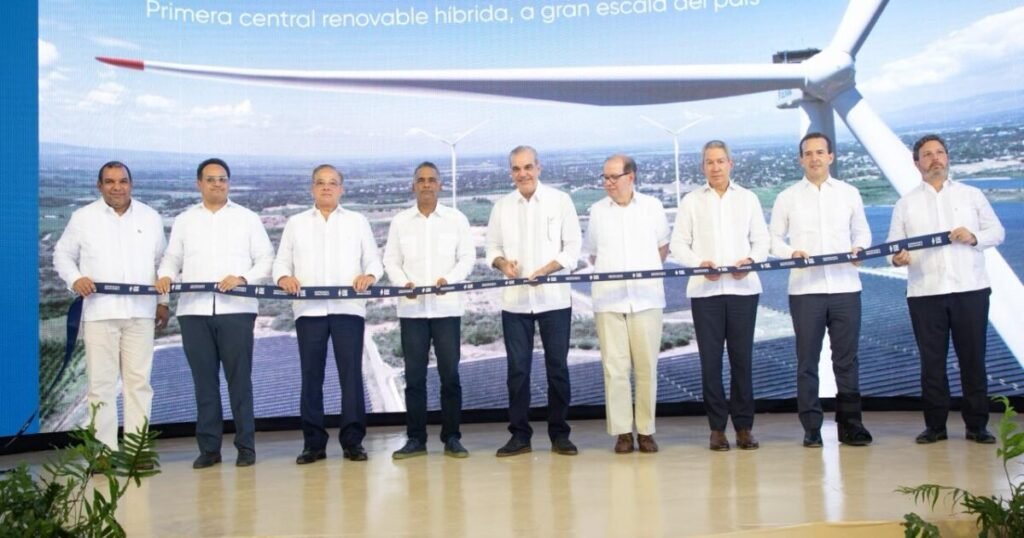 Abinader pone en marcha Esperanza Renovable en medio de mayores exigencias sobre el sistema eléctrico
