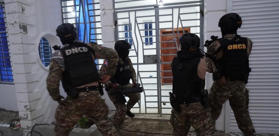 Dos detenidos en Barahona por el alijo de 1.7 toneladas y el caso vuelve a mirar la red del sur