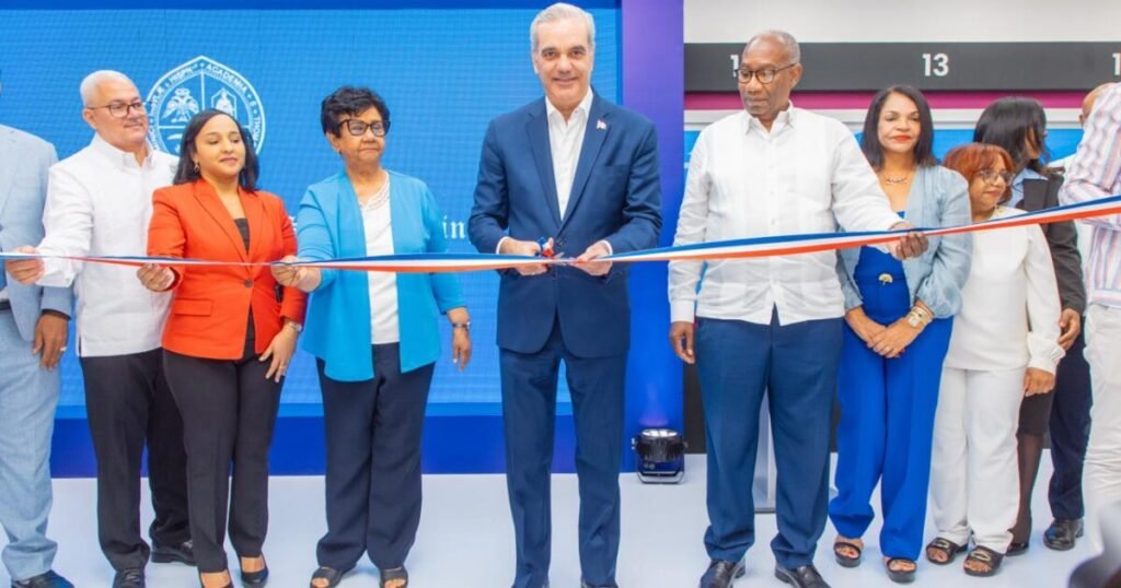Abinader lidera en la UASD entrega de obras financiadas con recursos estatales