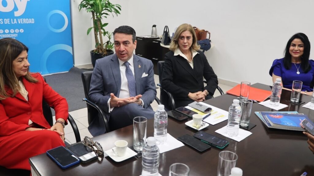 Advierten que la usura en microcréditos agrava el sobreendeudamiento y presiona a familias y emprendedores