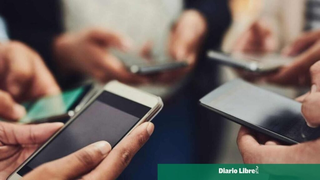 Un estudio con 72,000 escolares señala el precio mental del uso intensivo del móvil