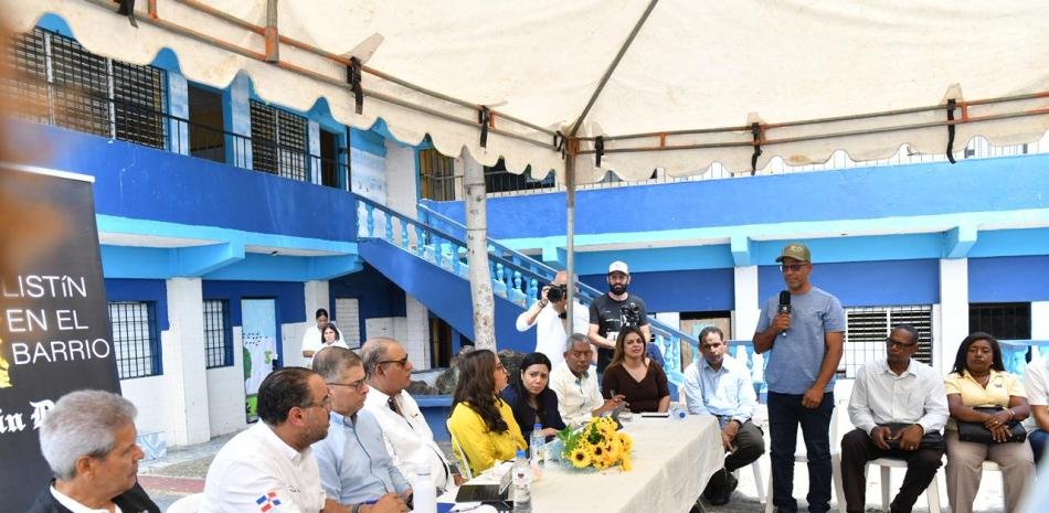 Reclamos barriales de Los Alcarrizos quedan al descubierto en diálogo con autoridades