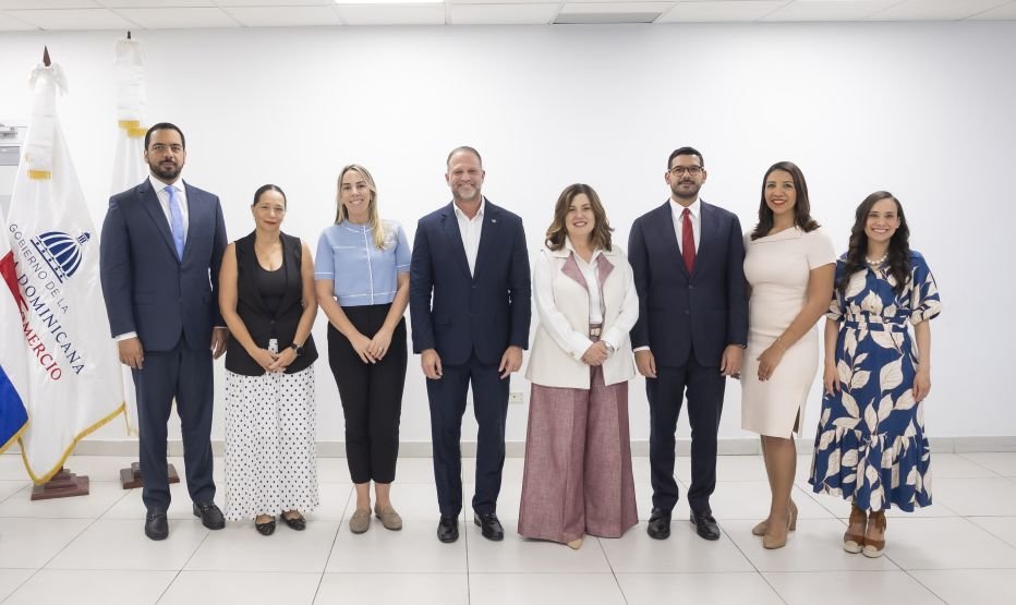 MICM y Cámara de Santo Domingo activan Local to Global para 38 empresarios y mantienen la lupa sobre sus resultados