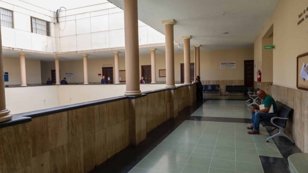 Paro en el Poder Judicial fuerza cambios de fecha y mantiene cerrada la mayoría de los servicios en tribunales