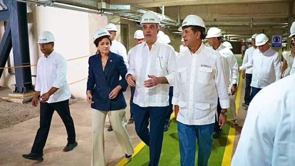Abinader participa en la apertura de EcoAcero en San Pedro de Macorís en medio de llamados a mostrar resultados de la inversión