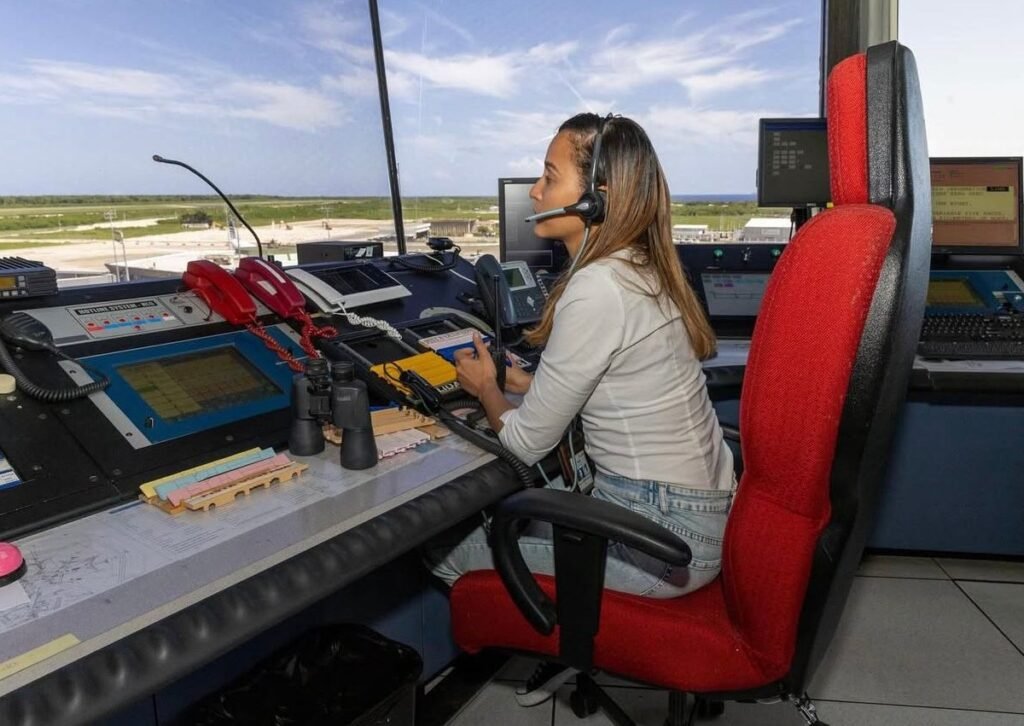 IDAC convoca concurso para controladores con plazo breve y requisitos académicos y de idioma