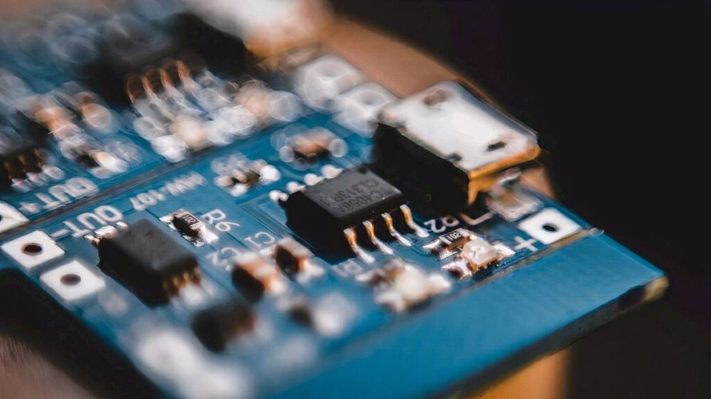 ITSC lanza licitación para su laboratorio de semiconductores mientras avanza la formación técnica