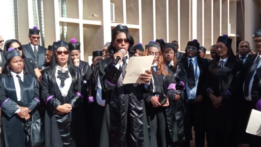 Paro judicial en San Pedro de Macorís evidencia carencias y presión laboral en los tribunales