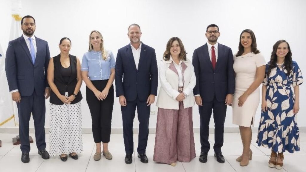 MICM y Cámara Santo Domingo activan Local to Global para 38 empresarios y reavivan el examen sobre el alcance de la estrategia exportadora
