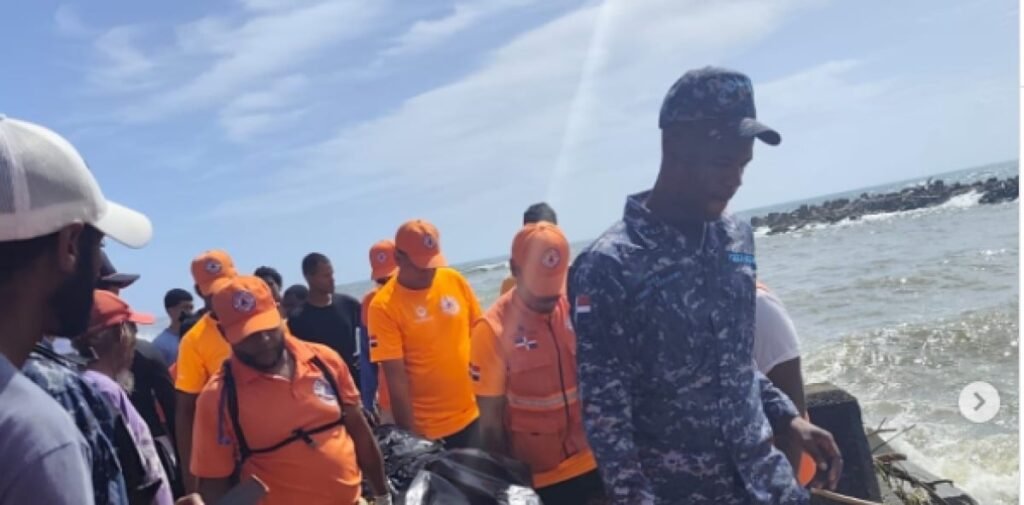 Recuperan en Nagua el cuerpo de adolescente y persisten reclamos por vigilancia y equipos de emergencia