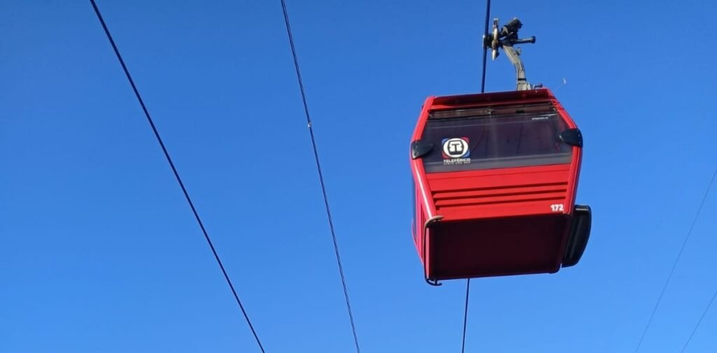 Usuarios deberán reorganizar viajes por la suspensión parcial del Teleférico
