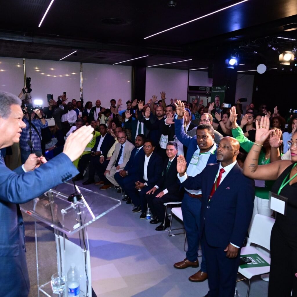 Leonel encabeza en Madrid la llegada de dirigentes del PRM, PLD y PED a Fuerza del Pueblo