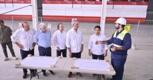 Abinader inspecciona de nuevo el monorriel de Santiago, que aún no entra en servicio