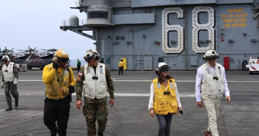 Autoridades dominicanas recorren el USS Nimitz en una visita ligada a Southern Seas 2026