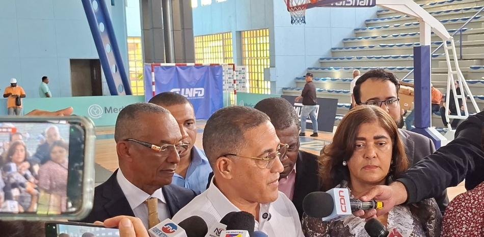 Los Alcarrizos recibe intervenciones tras denuncias por planteles en estado crítico