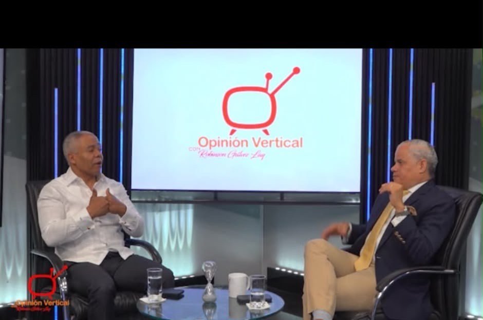Francisco Fernández sustenta su opción al Senado en recorridos, obras sociales y presencia en Santo Domingo