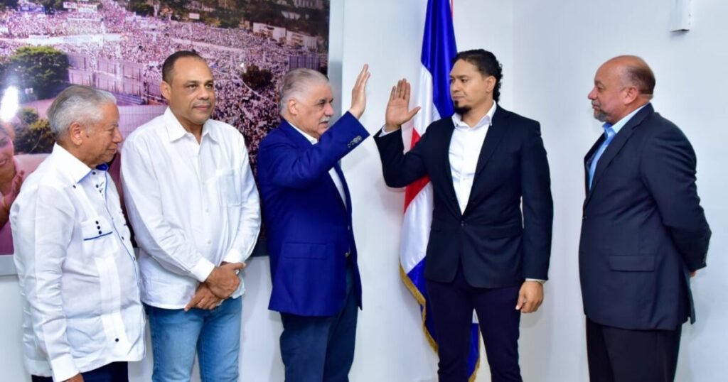 PRD suma dirigentes y reordena su estructura con juramentaciones en varias demarcaciones