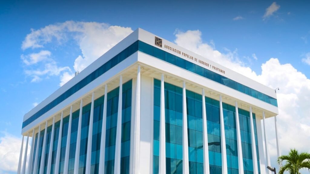 Mientras el poder vende bienestar, APAP destaca por una gestión interna que expone el contraste con la crisis de confianza pública