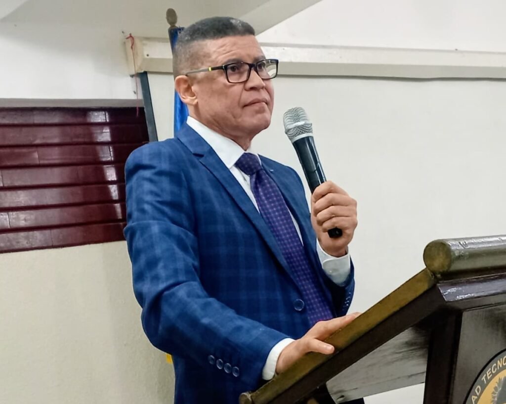 Ricardo Nieves advierte sobre la desinformación digital y reclama una comunicación sometida a la verdad
