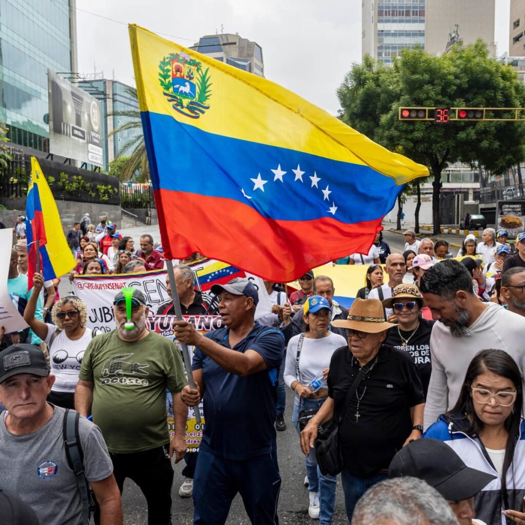 Sindicatos y estudiantes reclaman comicios en Venezuela ante la falta de una definición oficial sobre el interinato