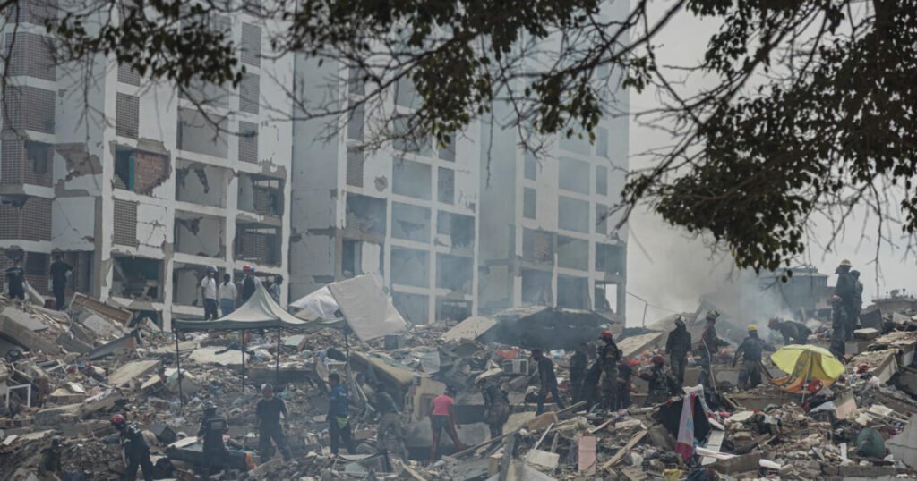 Venezuela eleva a 1,450 los muertos y confirma el agravamiento del doble sismo