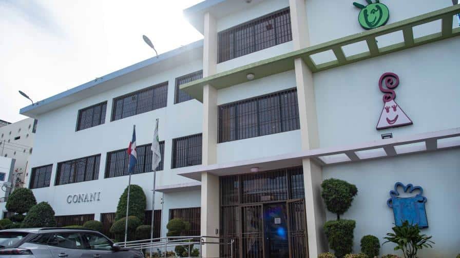 Madre de una menor investigada denuncia fallas de aviso y vigilancia tras muerte de adolescente bajo custodia de Conani