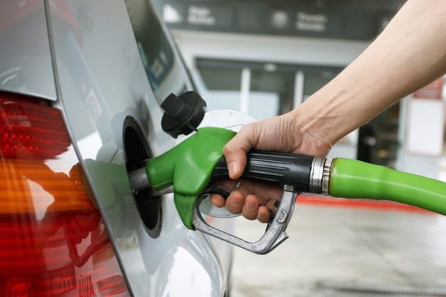 Gobierno congela combustibles por tres meses luego de alzas y un subsidio de RD$555.7 millones