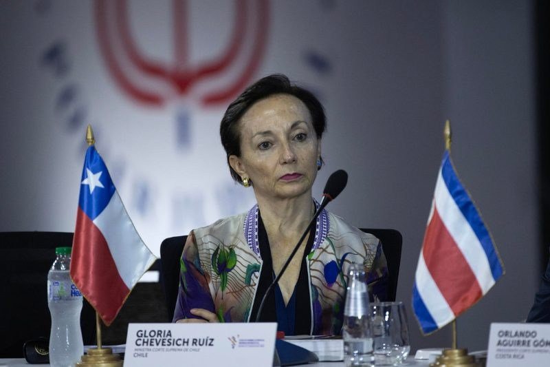 Chile abre procesos de remoción a 56 jueces por viajes al extranjero con licencia médica