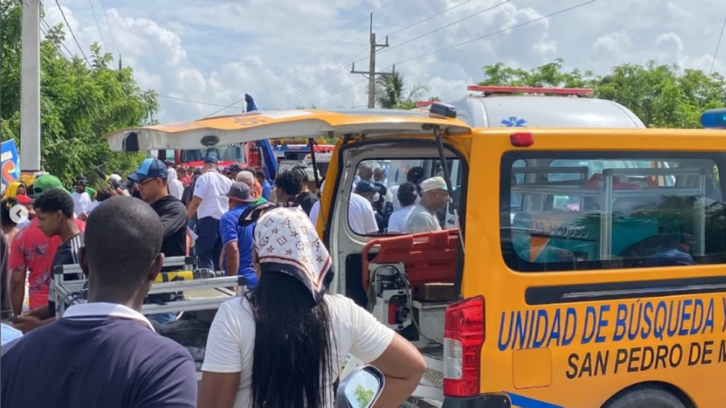 Guagua del Ayuntamiento de San Pedro se accidenta rumbo a jornada de Supérate y deja 18 heridos en Hato Mayor-San Pedro