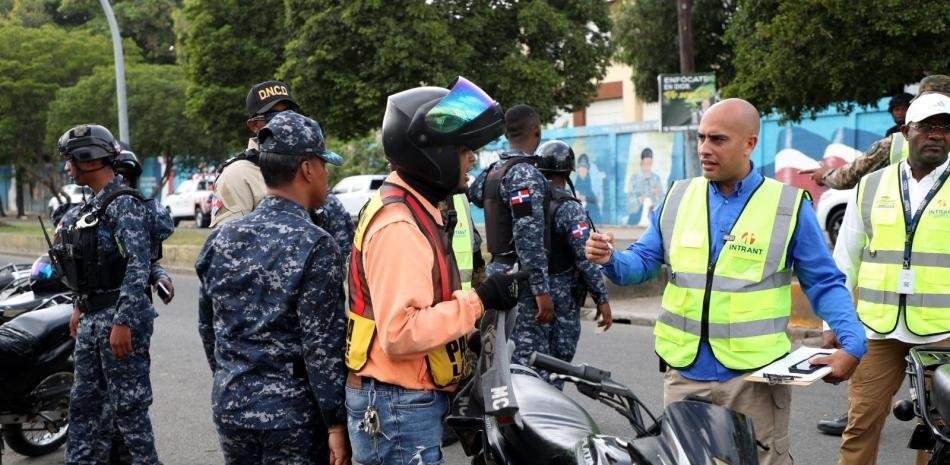 Operativo en el DN pone bajo la lupa el control de paradas ilegales de motocicletas
