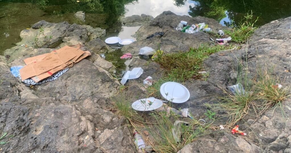Basura en el río Santana expone reclamo comunitario por mayor vigilancia ambiental en Hato Mayor