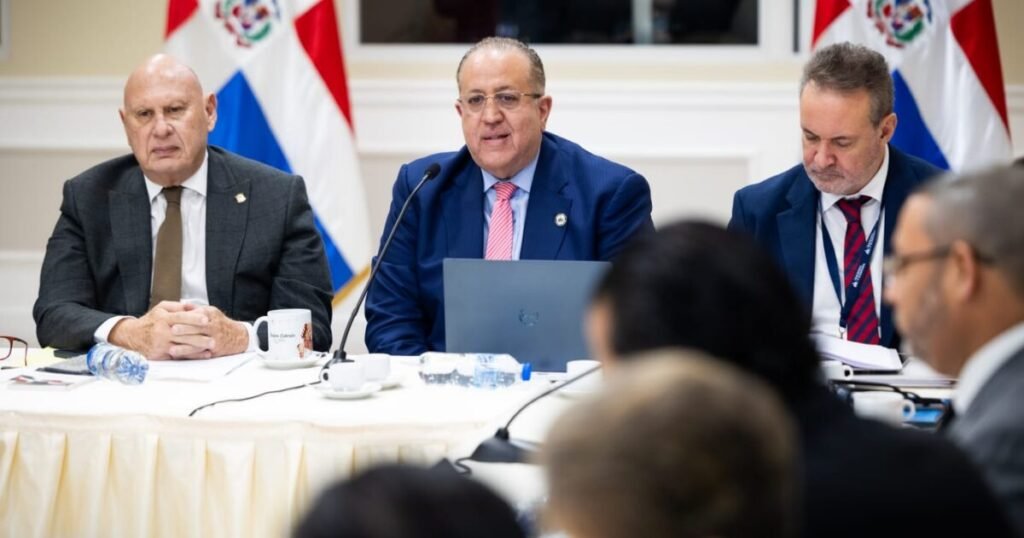 Congreso analiza plan anticrisis mientras Hacienda afirma que el peso recaerá en el 1 % más rico