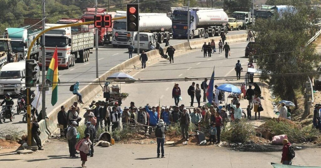 Gobierno boliviano endurece su respuesta a protestas con una ley de excepción bajo escrutinio