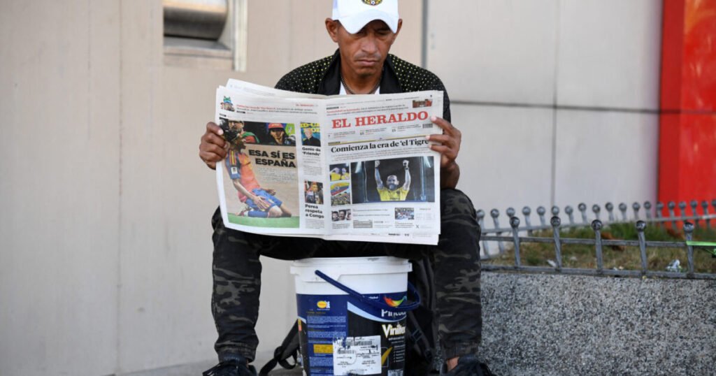 Calma en la segunda vuelta colombiana, aunque siguen bajo lupa los reportes sobre tarjetones marcados