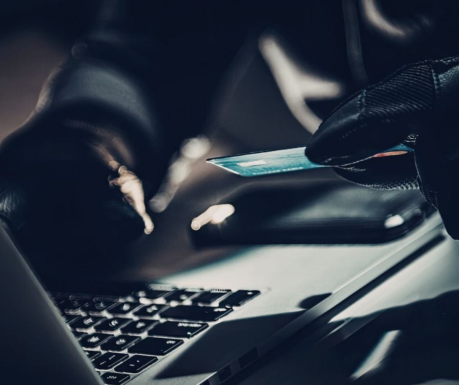 Operación XL526 revela presunta red de estafas desde Santiago y pone bajo lupa el rastro del dinero