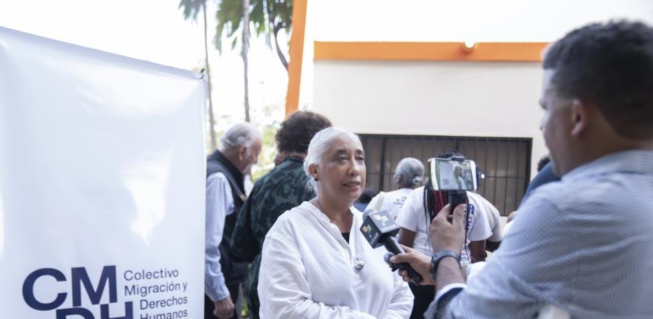 Más de 1,000 firmas piden al Gobierno retirar el protocolo migratorio de los hospitales