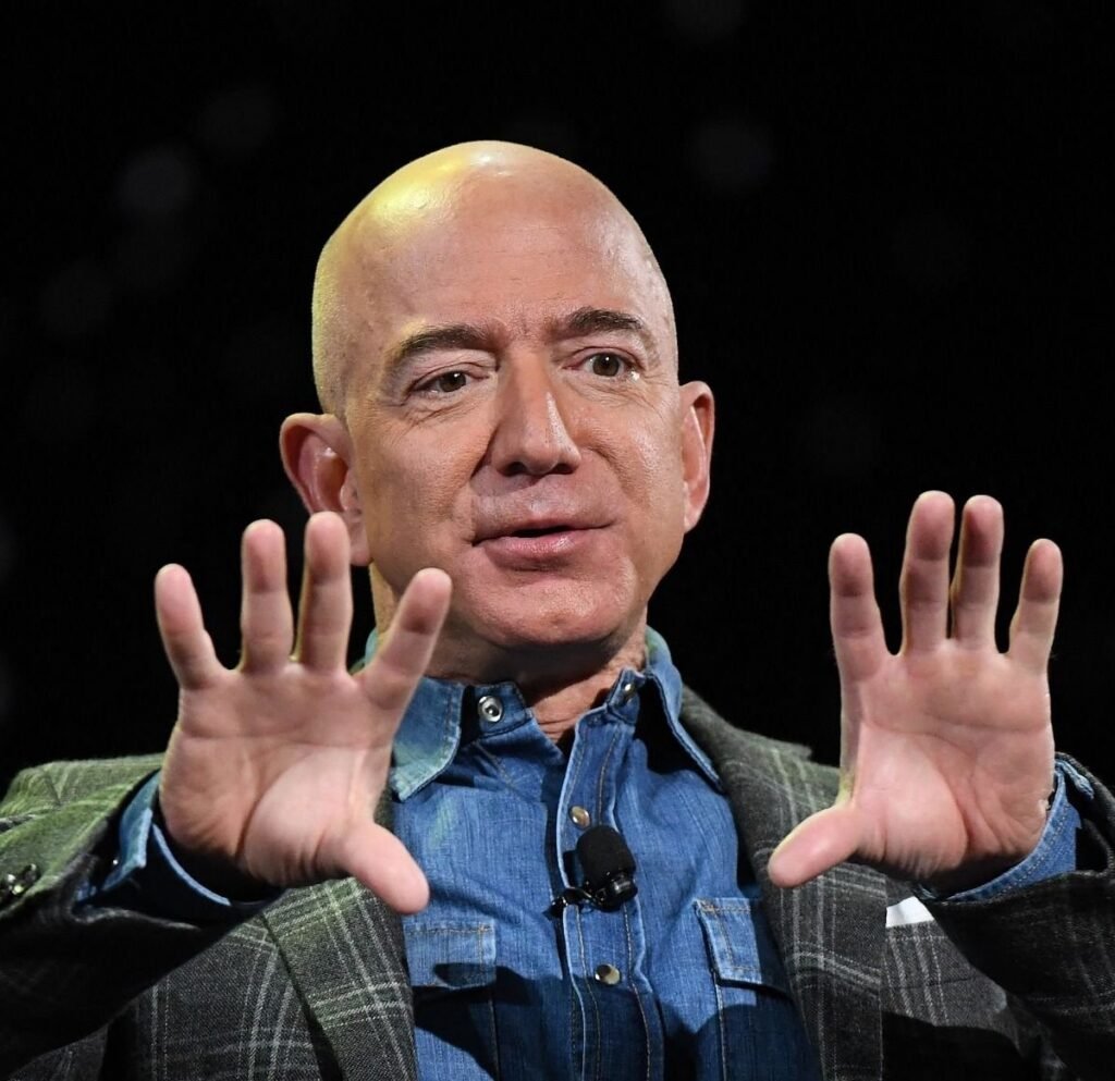 Bezos admite que el medioambiente es la gran deuda pendiente mientras apuesta por sacar la contaminación fuera de la Tierra
