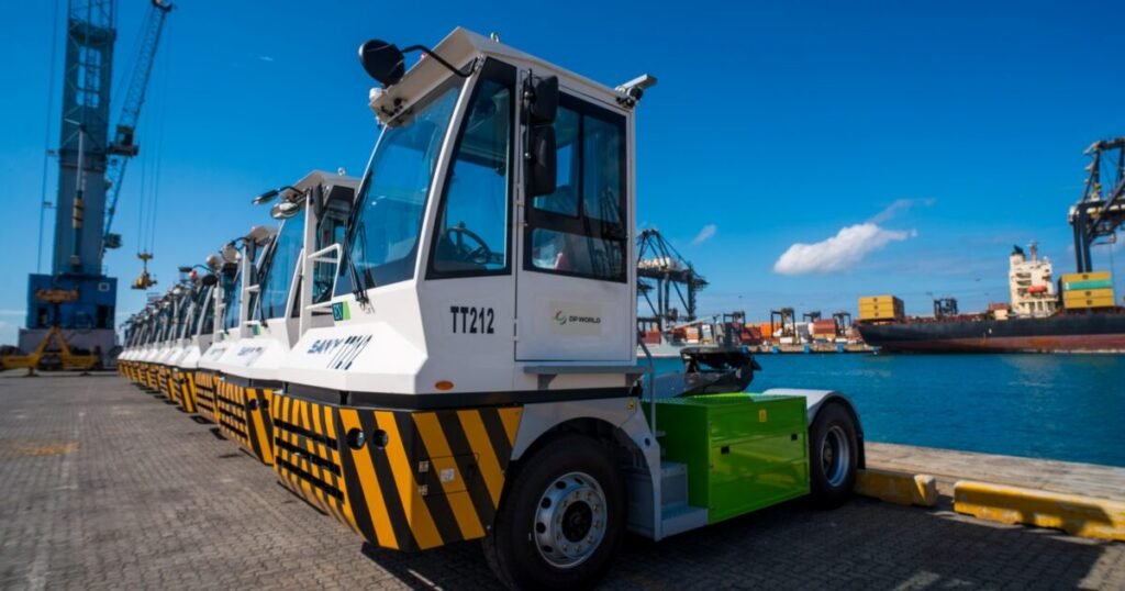DP World alcanza antes de tiempo su meta de electrificación y reaviva la discusión sobre la modernización logística