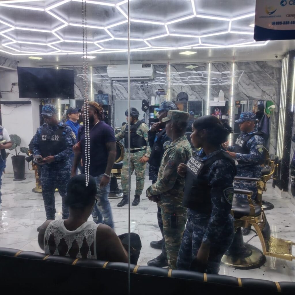 Denuncias vecinales fuerzan cierre de negocios reincidentes en Ciudad Juan Bosch