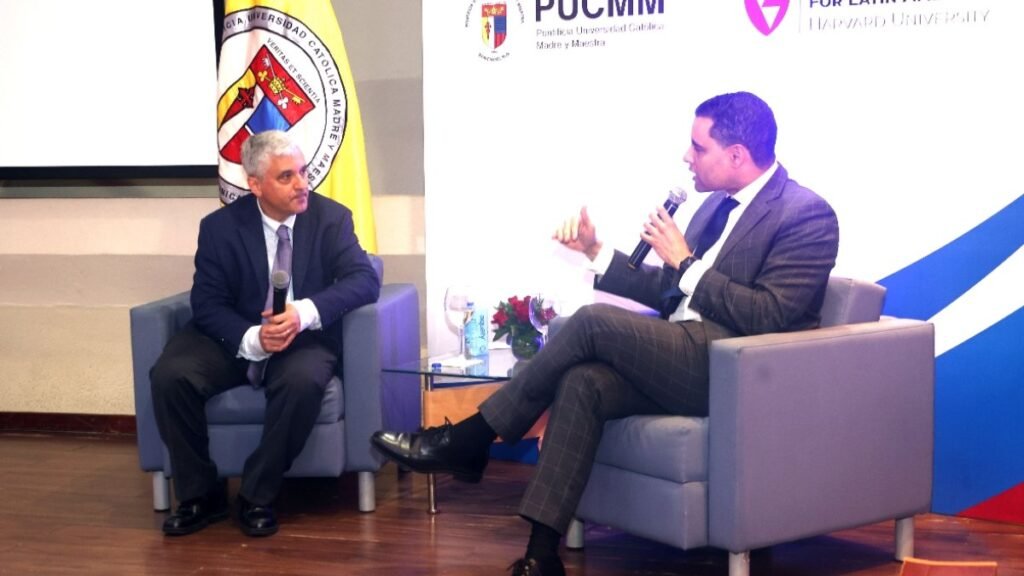 Levitsky relaciona la fortaleza democrática con oposición firme y ciudadanos autónomos