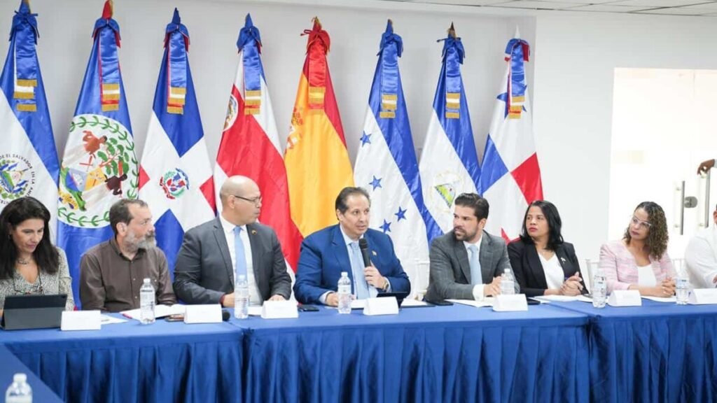 SICA avanza en una evaluación conjunta de medicamentos en República Dominicana, aunque persisten dudas sobre los biosimilares