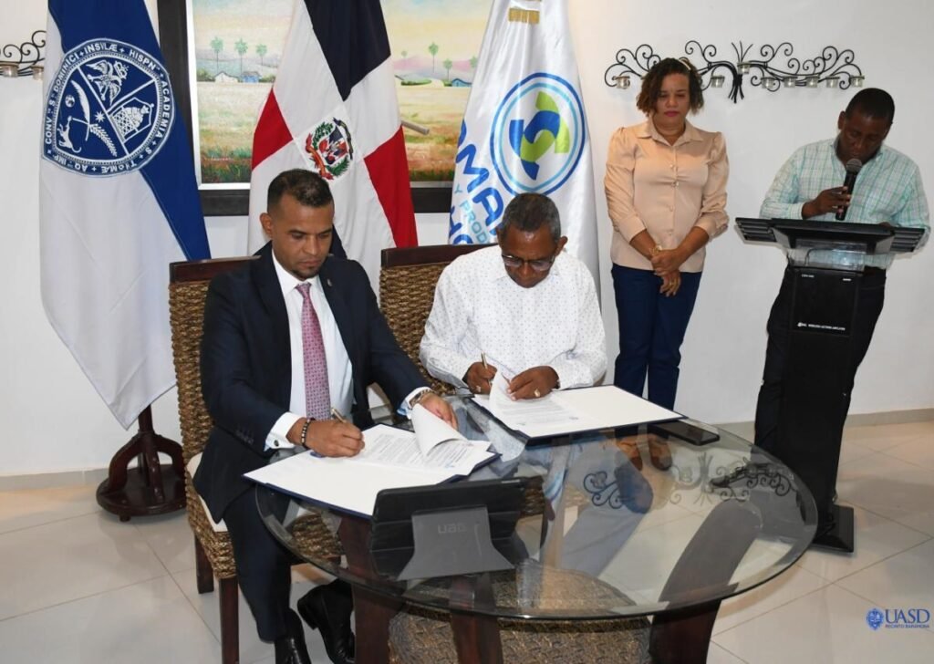UASD Barahona y Cámara de Comercio pactan cooperación para impulsar el desarrollo regional