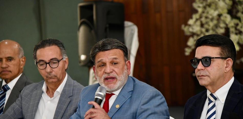 Comerciantes advierten a Abinader que una nueva subida de combustibles encarecería la canasta básica
