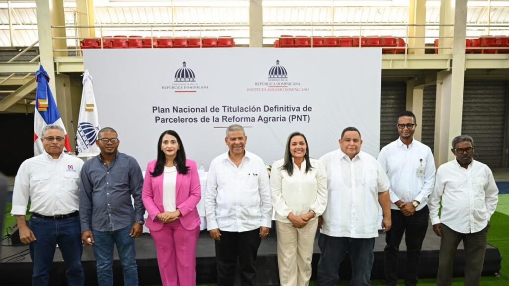 Azua: el IAD pone en marcha la titulación definitiva para más de 4 mil parceleros