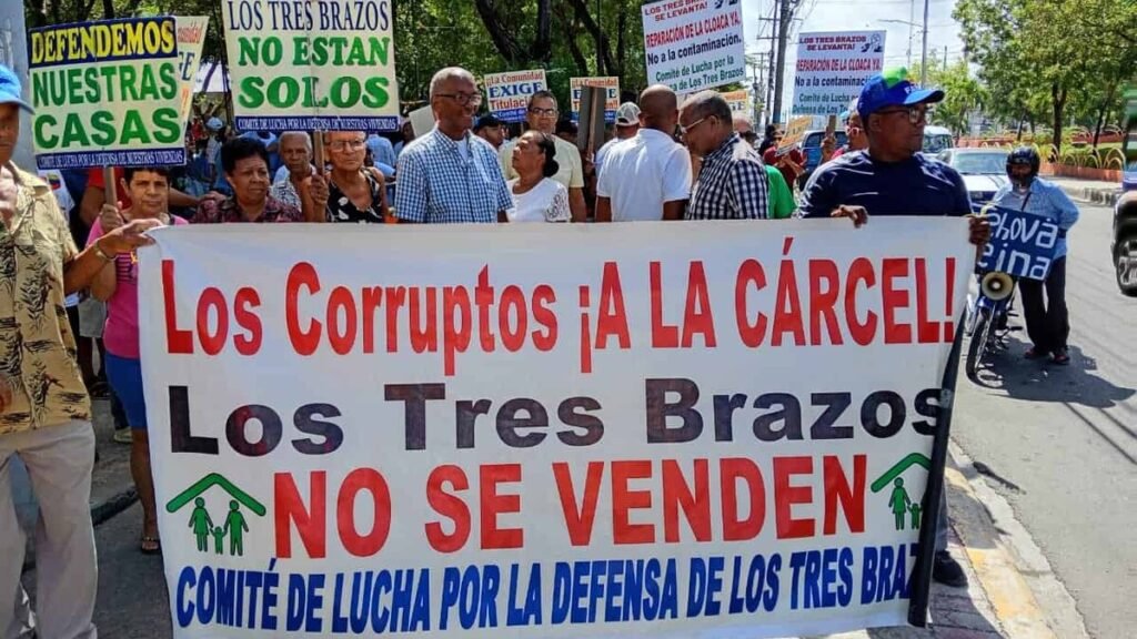 Marcha en Los Tres Brazos expone reclamos sin resolver por títulos, apagones y obras pendientes