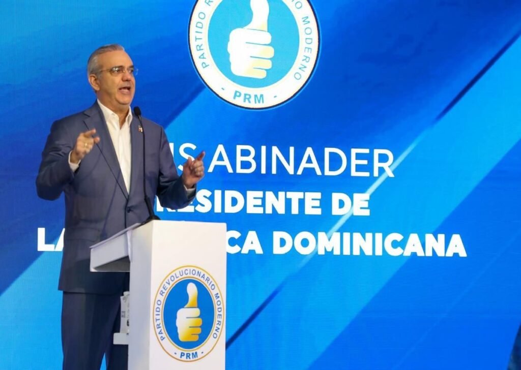 Abinader llama al PRM a preservar su unidad y evitar fracturas internas